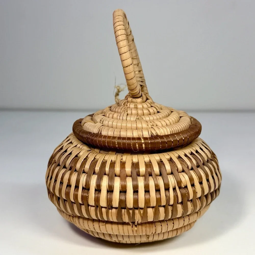 Vintage Handwoven Coiled Lidded Basket Natural Fiber Grass Loop Handle 5.5